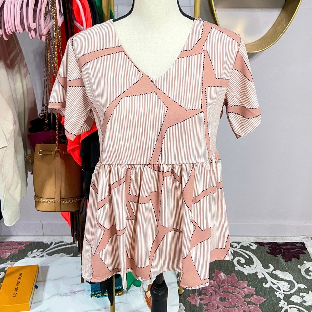 LAST ONE CLEARANCE ✨NEW✨Set Pink Peplum Blouse!